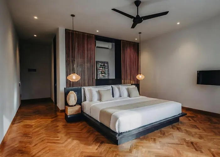 Villa Chers - 5br Infinity Pool, 10 Min Seminyak